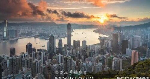 中国足球比分即时比分-中国足球即时比分背后的故事，赛场内外，激情与挑战并存